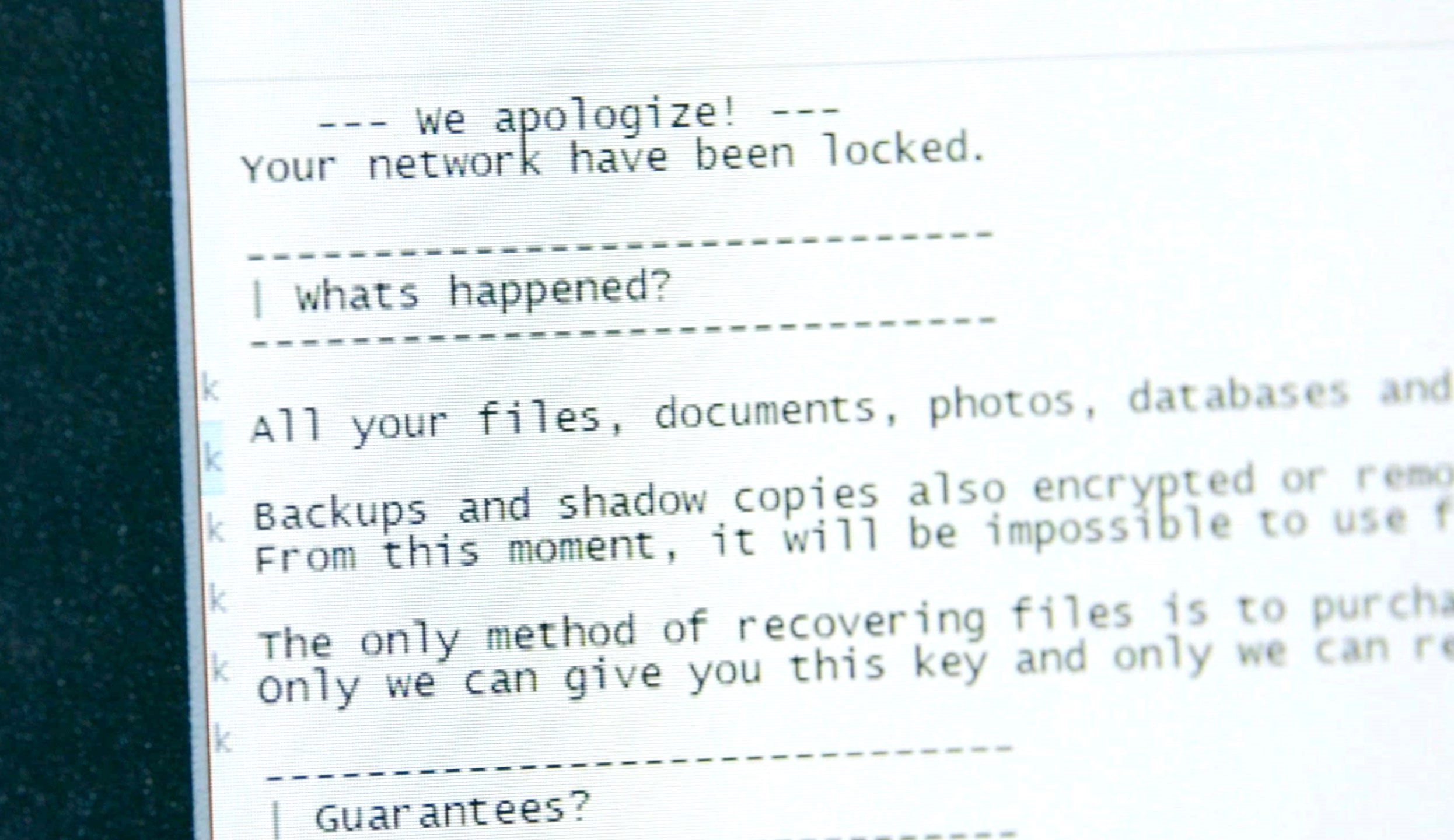 Voorbeeldbericht van hackers waarin staat dat alle bestanden versleuteld zijn